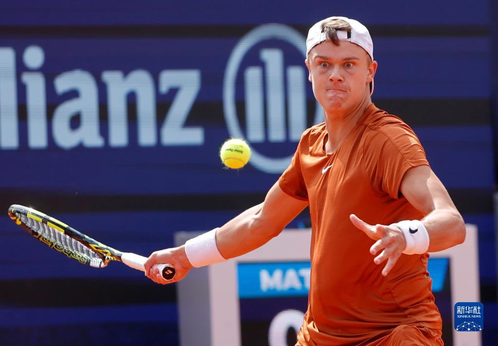 并在训练中 并在训练中